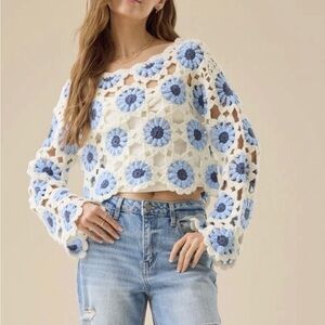 Altar’d State BNWT Crochet Floral Sweater in Blue and White Size M/L